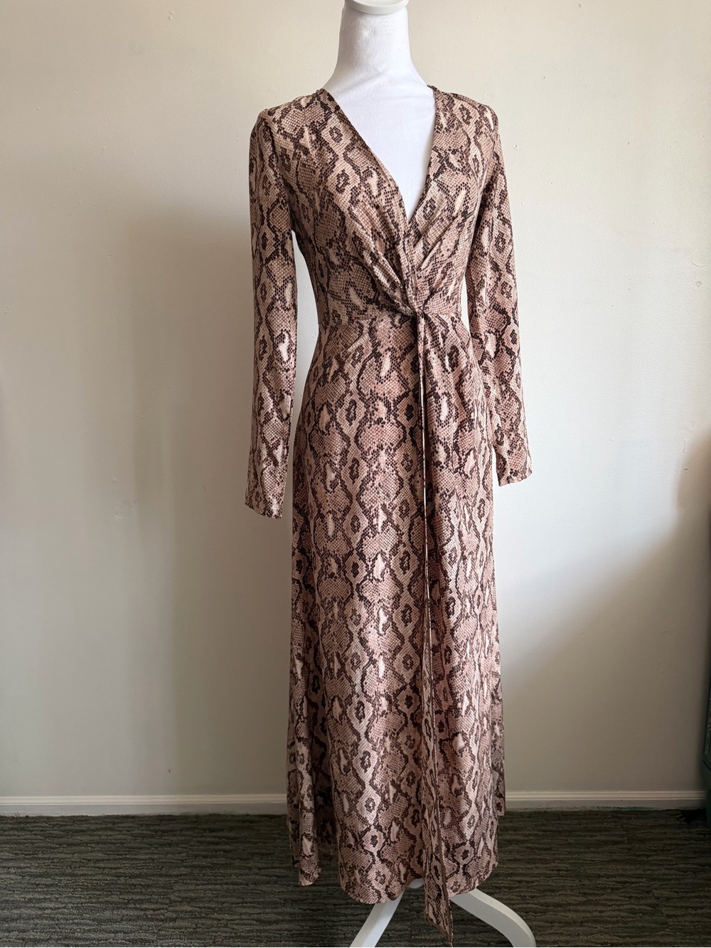 Long Sleeve V-Neck Snake low cut  Print Maxi Dress